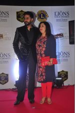 Abhishek Bachchan, Farah Khan at the 21st Lions Gold Awards 2015 in Mumbai on 6th Jan 2015